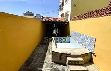 Imagem: A casa possui 2 Dormitórios, 3 Banheiros, 1 Vaga na garagem