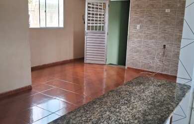 Imagem: A casa possui 2 Dormitórios, 1 Banheiro, 90m² de Área e