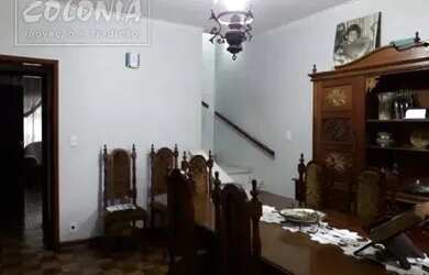 Imagem: A casa possui 3 Dormitórios, 4 Banheiros, 2 Vagas na garagem