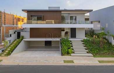 Imagem: A casa em condomínio possui 5 Dormitórios, 5 Banheiros, 5