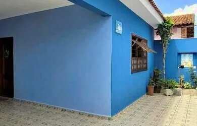 Imagem: A casa possui 3 Dormitórios, 2 Banheiros e está localizado