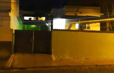 Imagem: A casa possui 2 Dormitórios, 5 Vagas na garagem, 80m² de Área