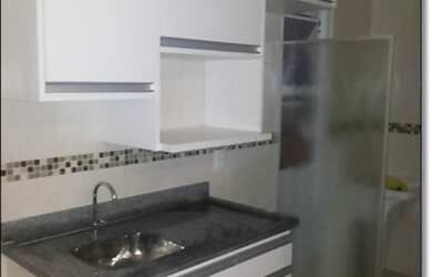 Imagem: O apartamento possui 2 Dormitórios, 1 Banheiro, 1 Vaga na garagem