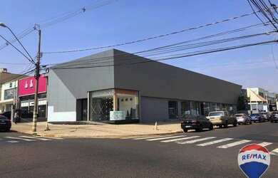 Imagem: O depósito possui 5 Vagas na garagem, 570m² de Área e está