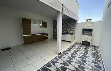 Imagem: A casa em condomínio possui 2 Dormitórios, 1 Banheiro, 2 Vagas