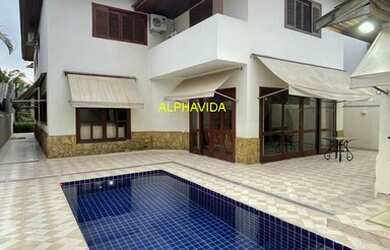 Imagem: A casa em condomínio possui 4 Dormitórios, 5 Banheiros, 5