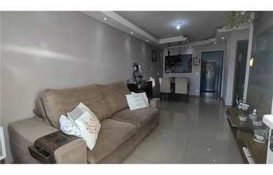 Imagem: A casa possui 3 Dormitórios, 1 Banheiro, 1 Vaga na garagem