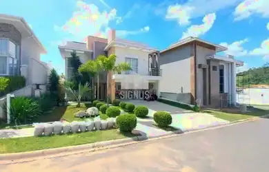 Imagem: A casa em condomínio possui 3 Dormitórios, 4 Banheiros, 4