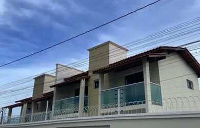 Imagem: A casa possui 3 Dormitórios, 3 Banheiros, 2 Vagas na garagem