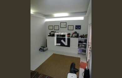 Imagem: A casa possui 3 Dormitórios, 4 Banheiros, 2 Vagas na garagem