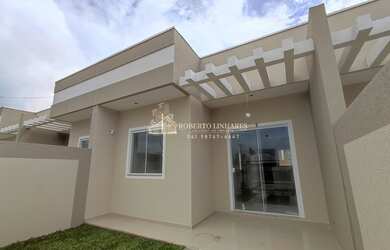 Imagem: A casa possui 2 Dormitórios, 1 Banheiro, 1 Vaga na garagem