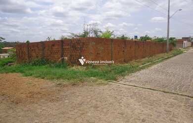 Imagem: O terreno possui 396m² de Área e está localizado em Vale