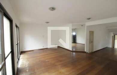 Imagem: A casa possui 4 Dormitórios, 5 Banheiros, 4 Vagas na garagem