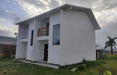 Imagem: A casa possui 2 Dormitórios, 1 Banheiro, 164m² de Área e