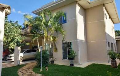 Imagem: A casa em condomínio possui 4 Dormitórios, 5 Banheiros, 3