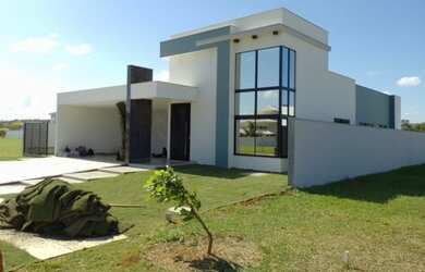 Imagem: A casa em condomínio possui 4 Dormitórios, 5 Banheiros, 4