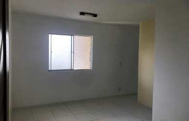 Imagem: O apartamento possui 3 Dormitórios, 1 Banheiro, 1 Vaga na garagem