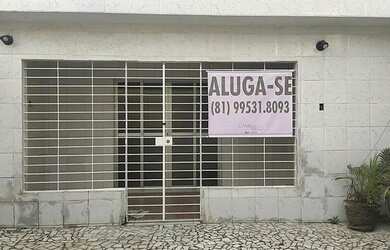 Imagem: A casa possui 2 Dormitórios, 1 Banheiro, 2 Vagas na garagem