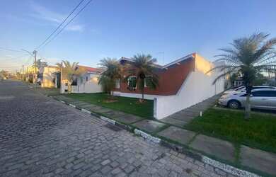 Imagem: A casa em condomínio possui 3 Dormitórios, 3 Banheiros, 3