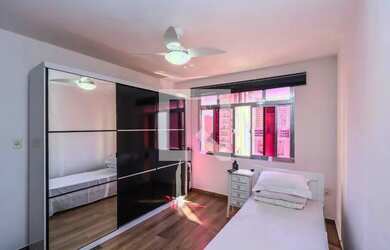 Imagem: O apartamento possui 1 Dormitório, 1 Banheiro, 49m² de Área