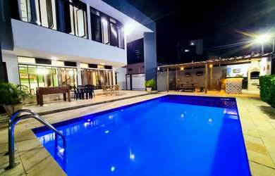 Imagem 7: Temporada em Ponta Negra. Acomodam 30 pessoas, 3 Vagas na garageme5 Dormitórios