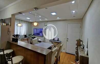 Imagem: O apartamento possui 2 Dormitórios, 1 Banheiro, 1 Vaga na garagem