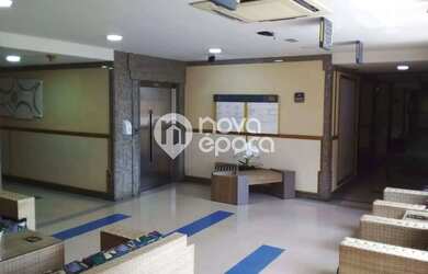 Imagem: O depósito possui 1 Vaga na garagem e 76m² de Área e está