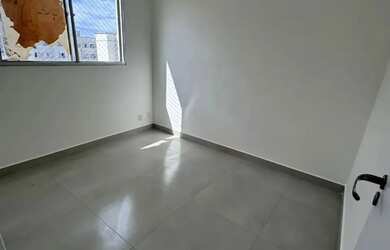 Imagem 2: Cond. Água Marinha, proximo ao Shopping Estrada . Apartamento com modificações de acabamen