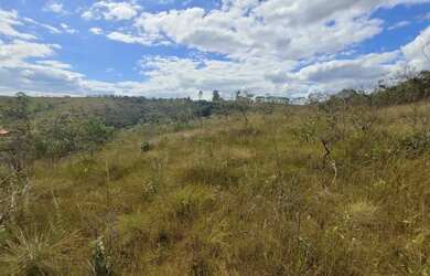 Imagem 14: Terreno de 13,7 hectares a 500 m de estrada de terra