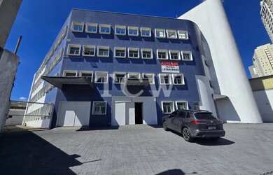 Imagem: O depósito possui 1.586m² de Área e está localizado em