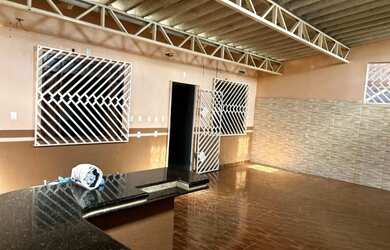 Imagem: A casa possui 2 Dormitórios e está localizado em Ceilândia