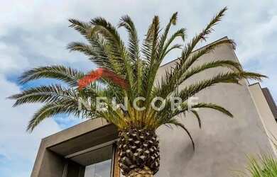 Imagem: A casa em condomínio possui 4 Dormitórios, 5 Banheiros, 5