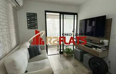 Imagem: O apartamento possui 1 Dormitório, 1 Banheiro, 1 Vaga na garagem