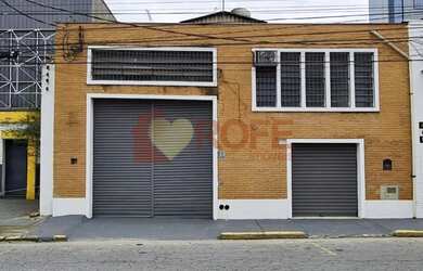 Imagem: O depósito possui 1 Vaga na garagem e 473m² de Área e está