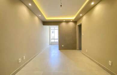 Imagem: O apartamento possui 3 Dormitórios, 2 Banheiros, 1 Vaga na