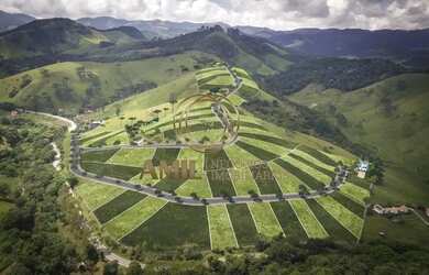 Imagem: O terreno possui 1000m² de Área e está localizado em Santo