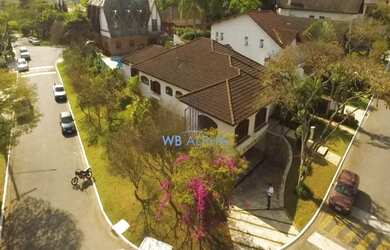 Imagem: A casa em condomínio possui 4 Dormitórios, 5 Banheiros, 3