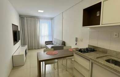 Imagem: O apartamento possui 1 Dormitório, 1 Banheiro, 1 Vaga na garagem