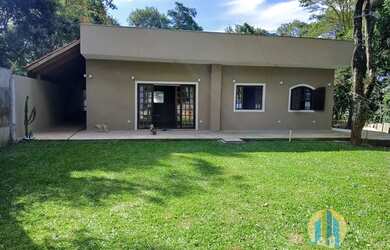 Imagem: A casa possui 2 Dormitórios, 1 Banheiro, 1 Vaga na garagem