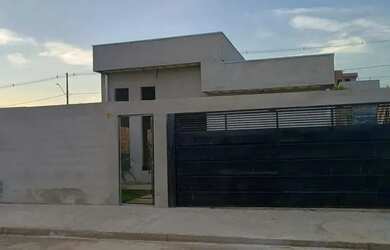 Imagem: A casa possui 3 Dormitórios, 2 Banheiros e 96m² de Área e