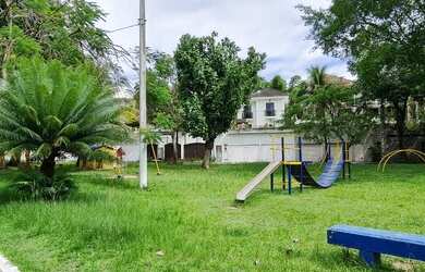 Imagem 6: EXCELENTE CASA 3QTOS-SUÍTE-300M2-3VGS- JARDIM URUÇANGA - ANIL JPA RJ