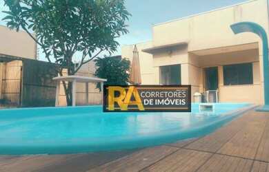 Imagem: A casa possui 2 Dormitórios, 2 Banheiros, 2 Vagas na garagem