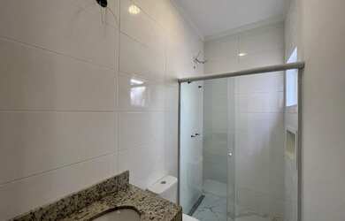 Imagem: A casa à venda possui 3 Dormitórios, 2 Banheiros, 2 Vagas