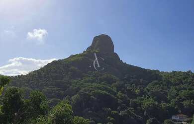 Imagem: A casa possui 4 Dormitórios, 4 Banheiros, 4 Vagas na garagem