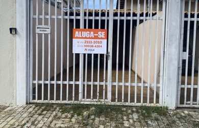 Imagem: A casa possui 2 Dormitórios, 1 Banheiro, 2 Vagas na garagem