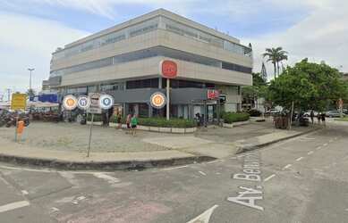 Imagem: O depósito possui 1 Vaga na garagem, 145m² de Área e está