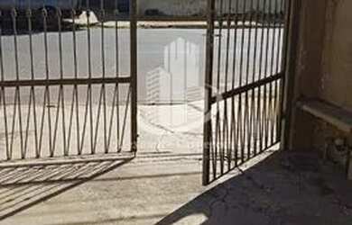 Imagem: A casa possui 2 Dormitórios, 2 Banheiros, 3 Vagas na garagem