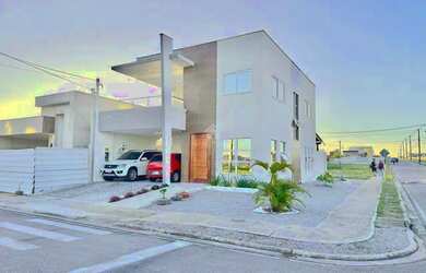 Imagem: A casa em condomínio possui 3 Dormitórios, 3 Banheiros, 2