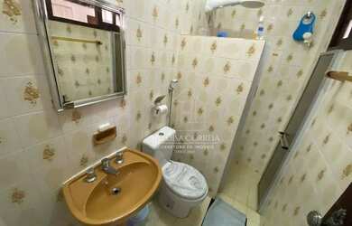 Imagem: A casa possui 4 Dormitórios, 4 Banheiros, 2 Vagas na garagem