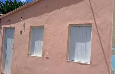 Imagem: A casa possui 2 Dormitórios, 1 Banheiro e está localizado